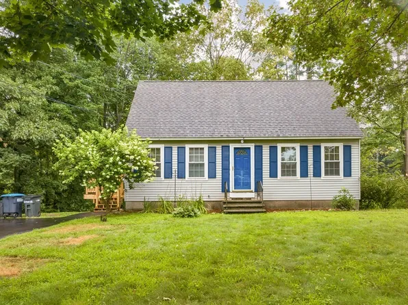 14 Pinkerton St, Derry, NH 03038