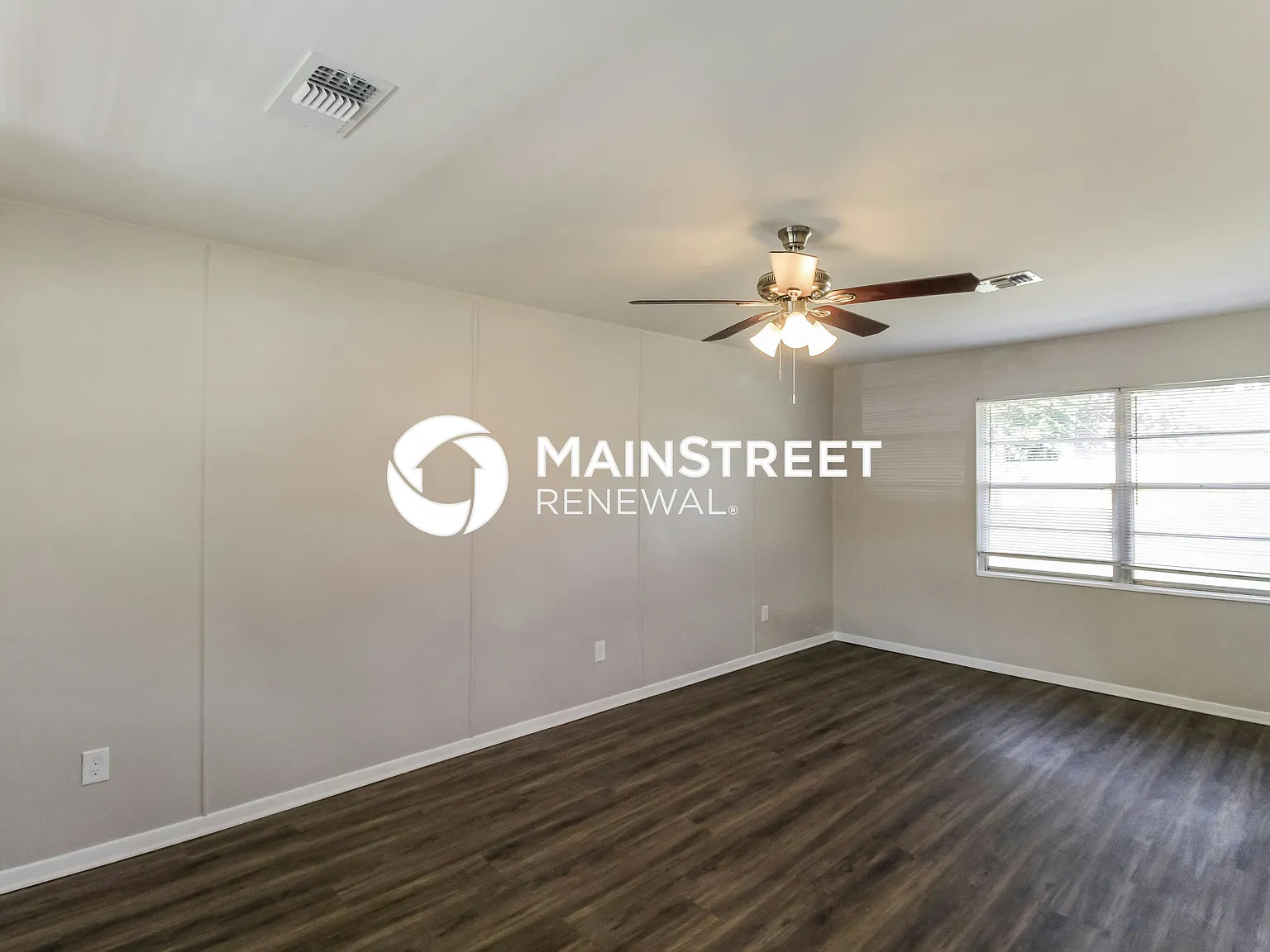 602 Hodges Dr — Photo 2
