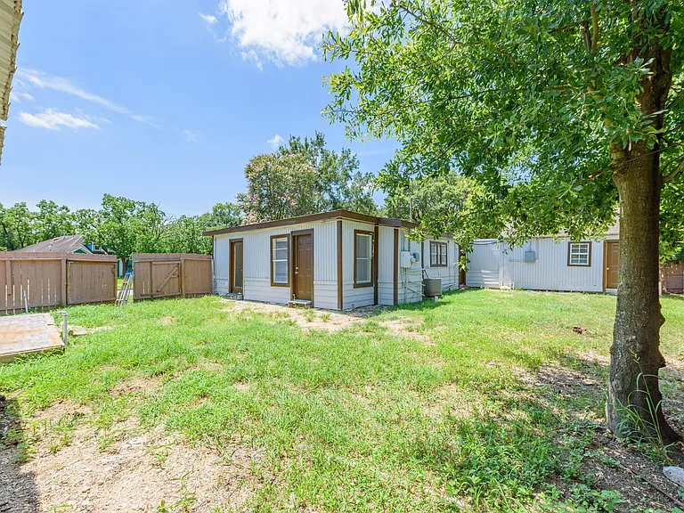 1012 W Hart Ave — Photo 20