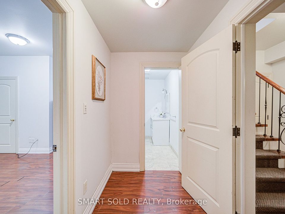 1st image of 213 Maplehurst Ave