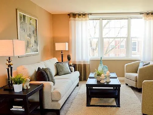 3719 Chevy Chase — Photo 4