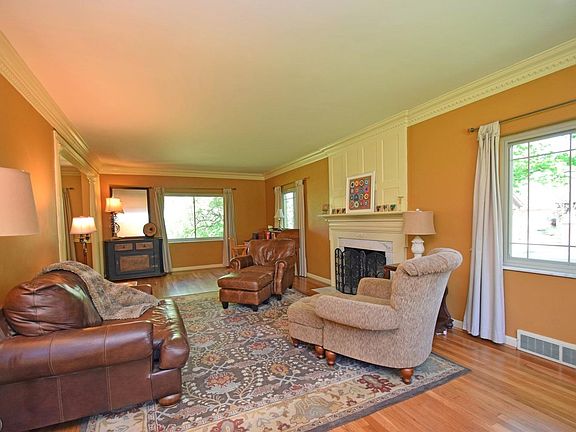 3rd image of 6631 Loiswood Dr