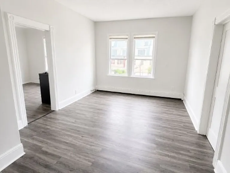 200 Irving Residential — Photo 7