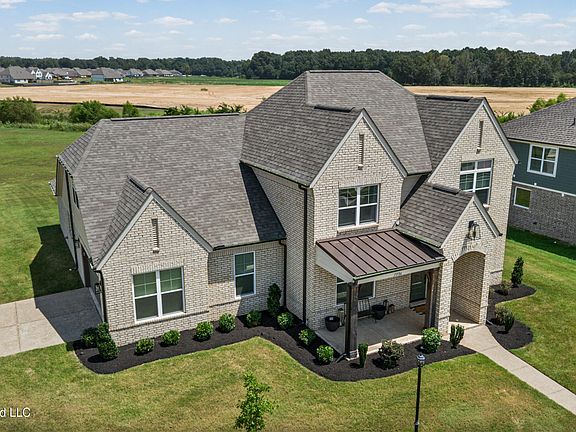 3rd image of 13586 Broadmore Ln