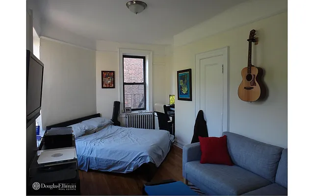 Rented by Douglas Elliman | media 14