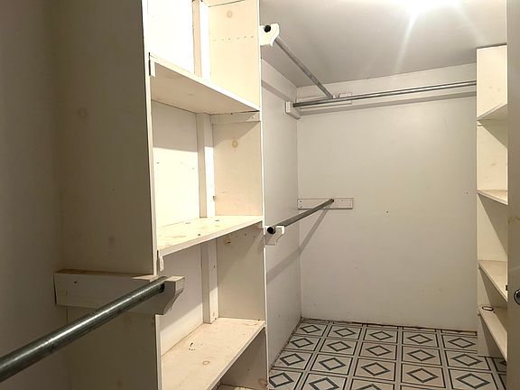 5th image of 108 W 9th St