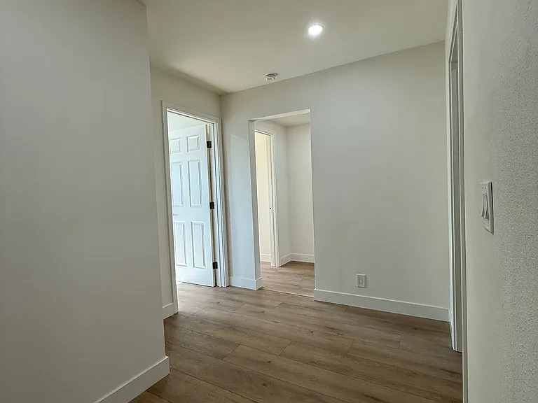 2465 Torrance Blvd — Photo 36