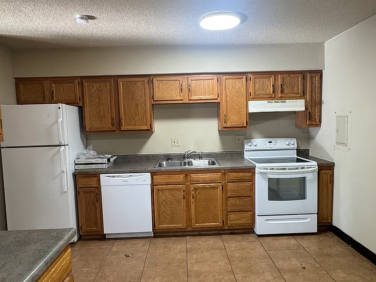 4533 W Bellview Dr — Photo 3