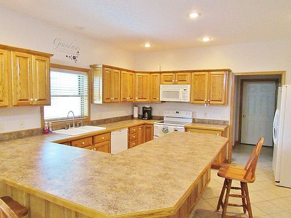 3rd image of 4481 Sallyanne Dr