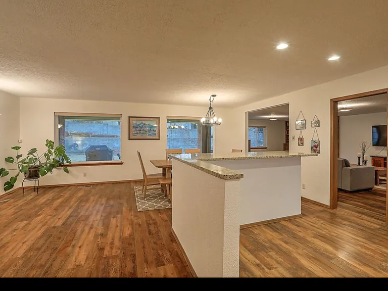 3900 Calle Castano NE — Photo 8