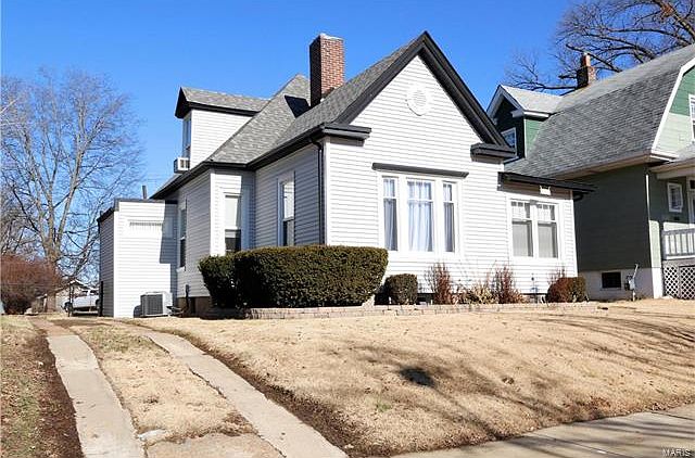 2nd image of 7075 Pernod Ave