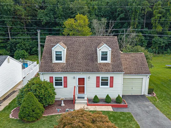 24 Thomas Jefferson Blvd, Newark, DE 19702