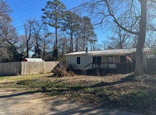 20554 Hickory Dr, Chandler, TX 75758