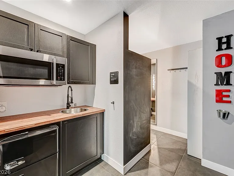 4153 Woodcrest Rd — Photo 45