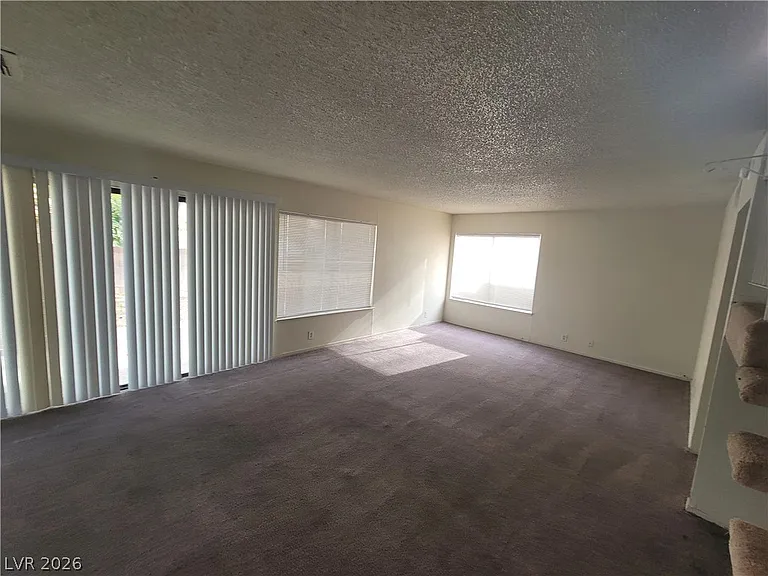 4760 Woodridge Rd — Photo 33