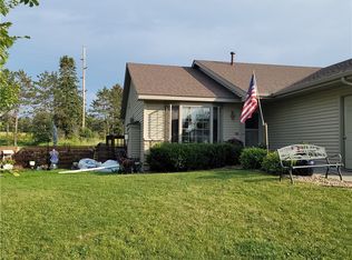 1002 N Cheyenne St, Roberts, WI 54023