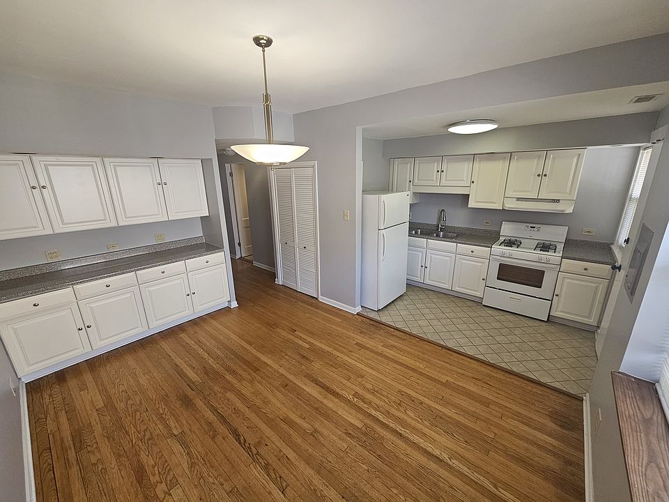1st image of 902 S Oak Park Ave #2