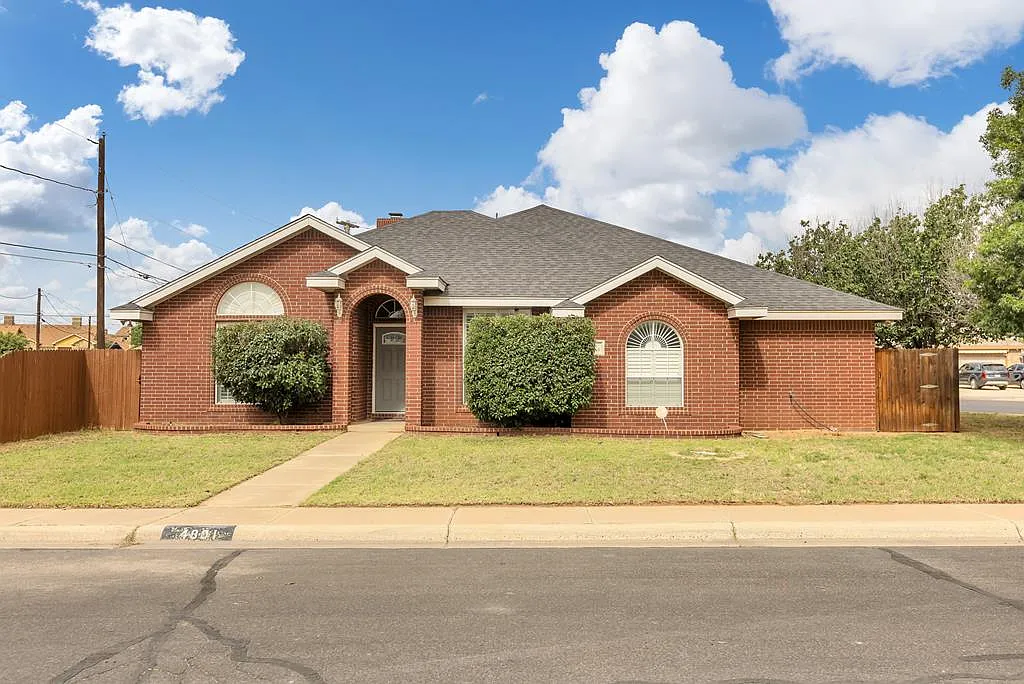 4 bed, 2.5 bath, 2158 sqft, $2,900 — Photo 1