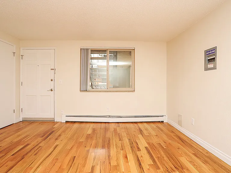 222 Logan — Photo 43