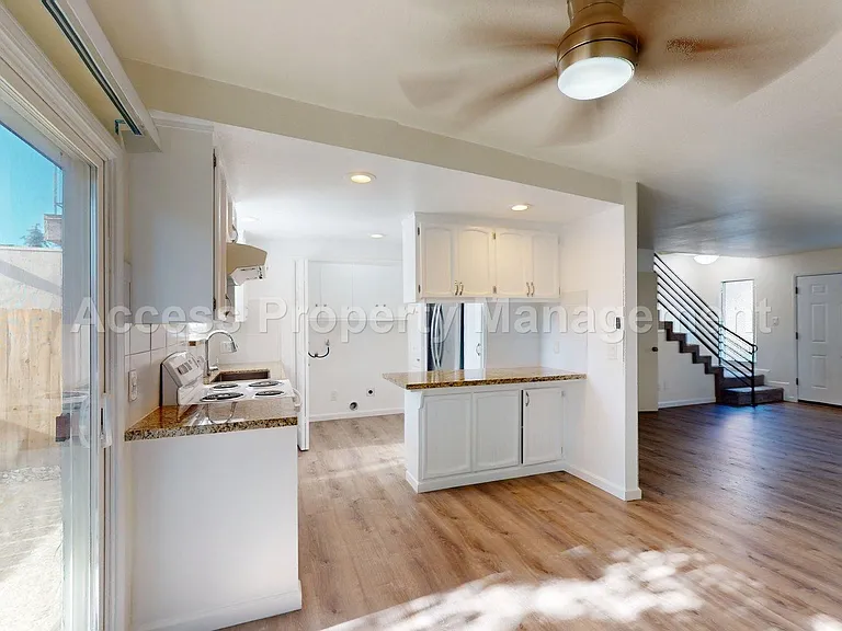 229 Starr Ave — Photo 2