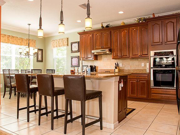 2nd image of 2904 Winglewood Cir