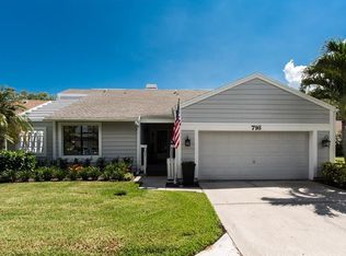 716 Captiva Ct NE, Saint Petersburg, FL 33702