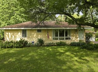 7546 Knollwood Dr, Mounds View, MN 55112