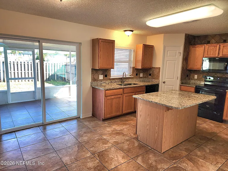 7147 High Bluff Rd — Photo 2