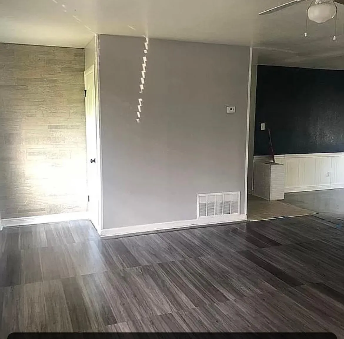 1110 W Houston Street — Photo 3