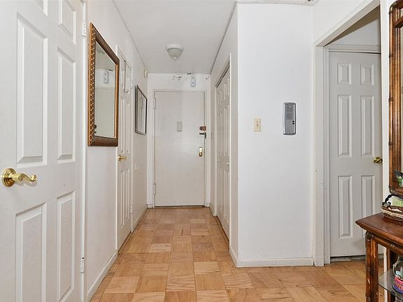 2nd image of 225 Saint Pauls Ave #803