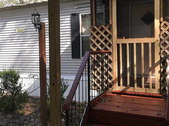 4th image of 11 Chippewa Ct