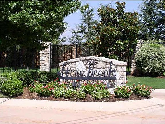 2nd image of 3320 N Stone Brook Ct