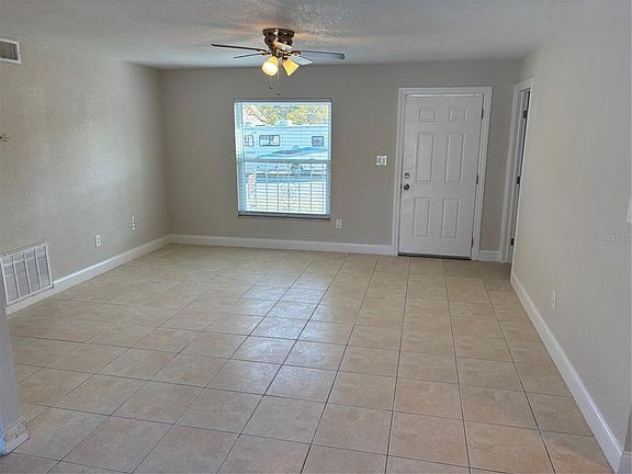 3rd image of 1610 Hinckley Rd