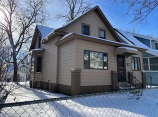 824 Aurora Ave, Saint Paul, MN 55104