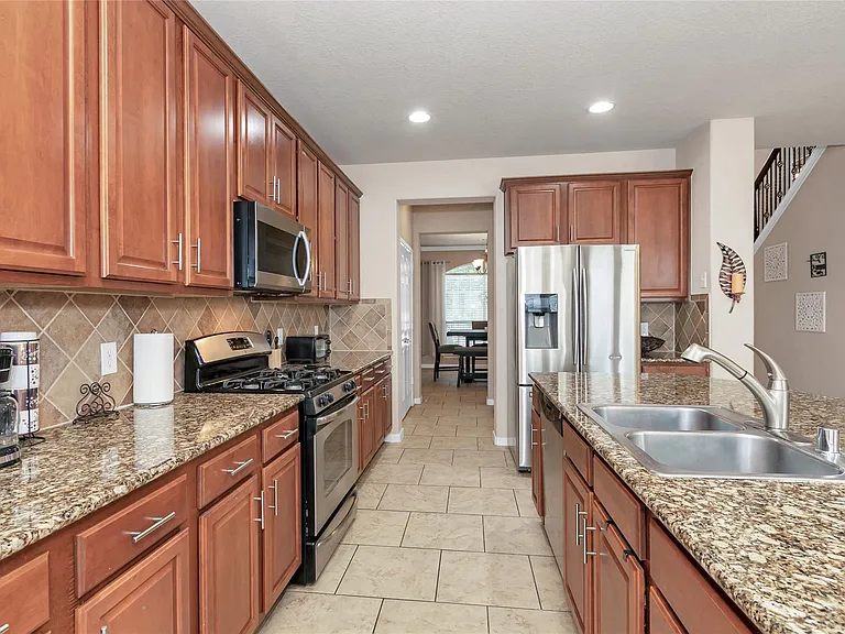 5915 Estonia Ct — Photo 11