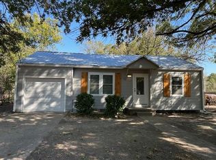 1210 Ward Ave, Parsons, KS 67357