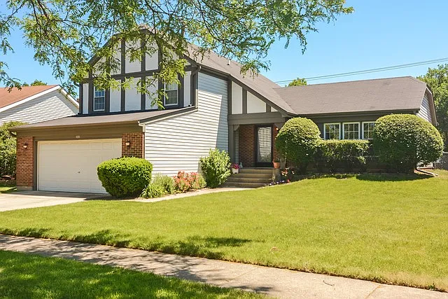 583 Cobblestone Ln photo 1