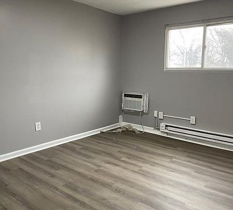 5th image of 2699 W Garrison Ave #301