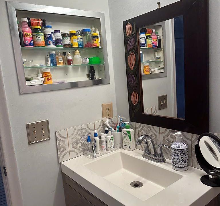 1st image of 4002 Durham Cir #4002