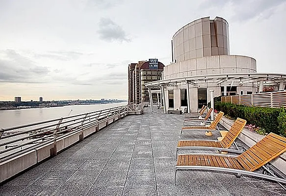 Rented by BLU Real Estate | media 36