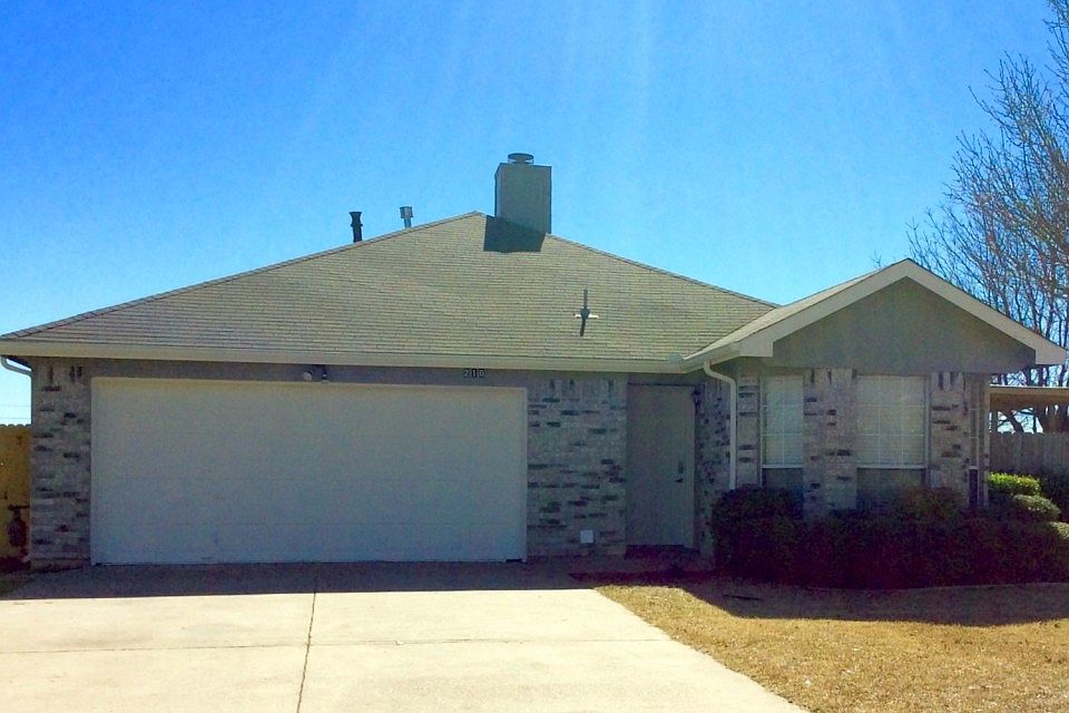 1st image of 210 California Dr