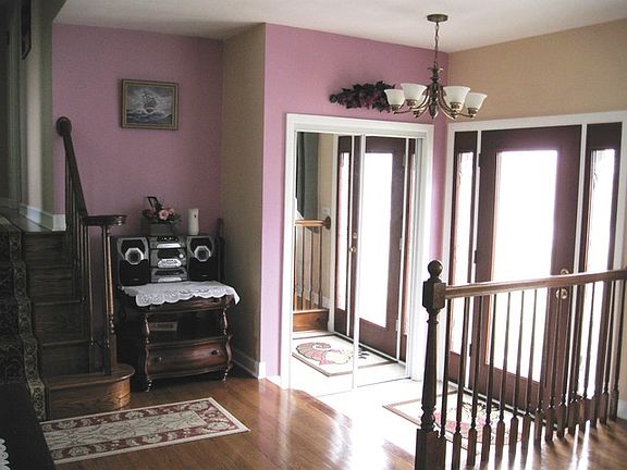 3rd image of 508 W Gilbert Dr