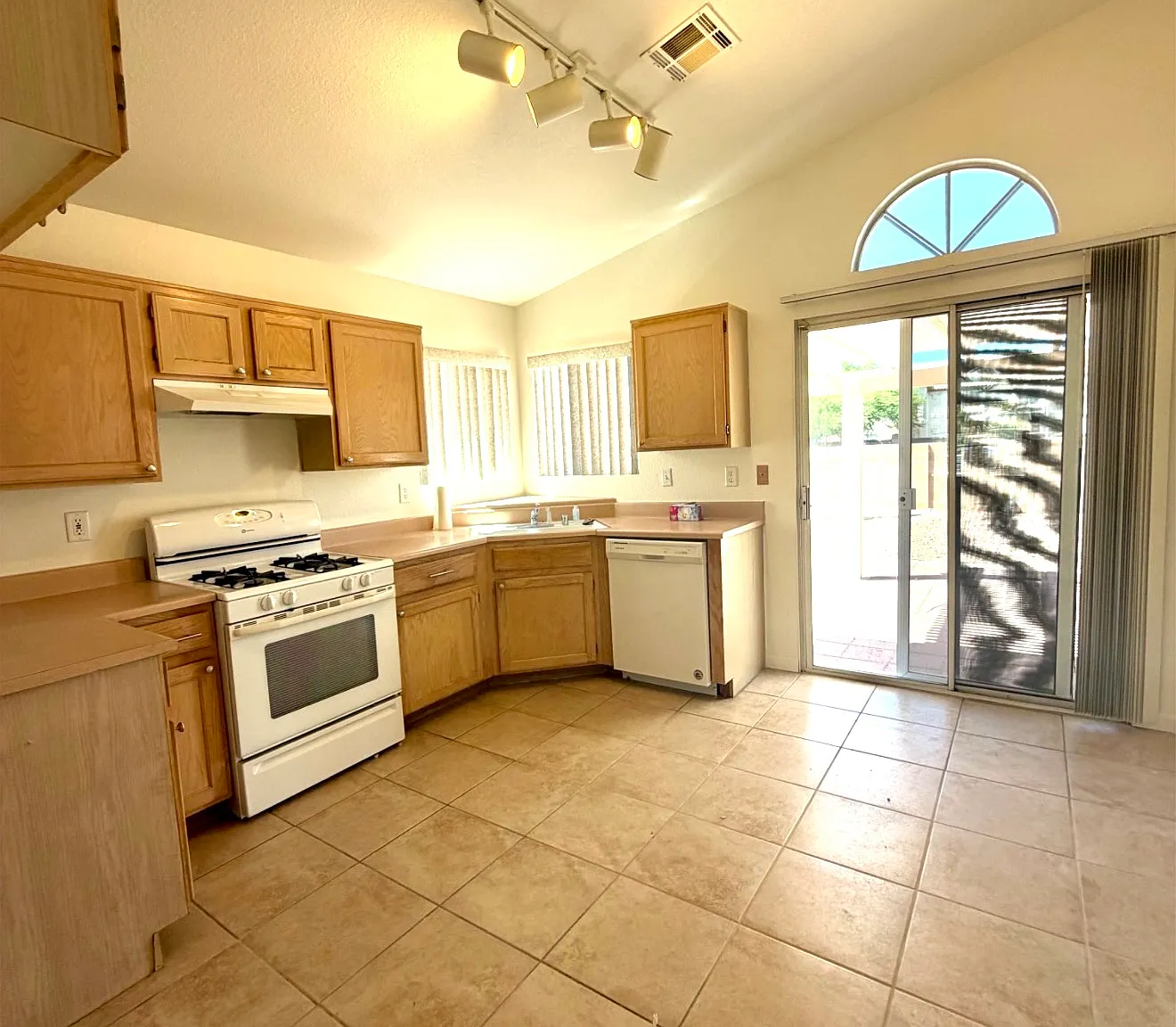 Desert Clover Ct, Las Vegas — Photo 3