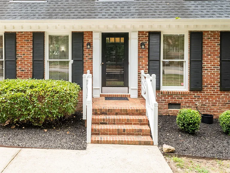 2621 Sawmill Rd — Photo 3