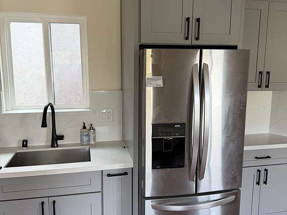 5th image of 752 Vinca Ct #B