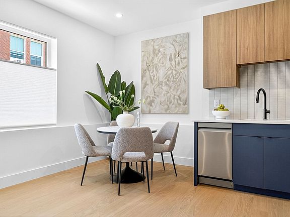 5th image of 27 Dixwell St #4