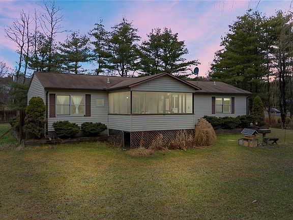 4th image of 4 Deer Run Rd