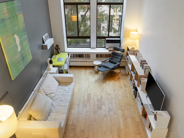 155 West 15th Street image 3 of 10