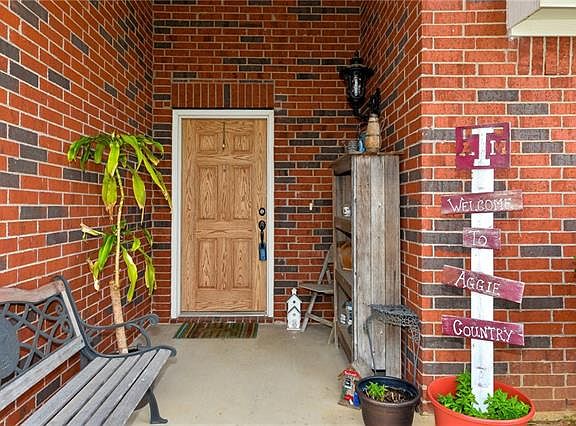 2nd image of 1602 Cowtown Dr