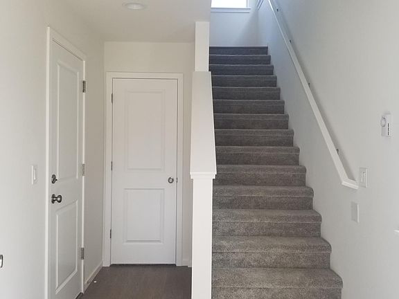 3rd image of 1018 NW Highgarden Dr